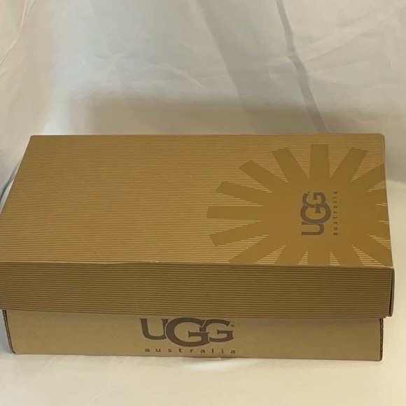 UGG SLIP ONS AUTHENTIC! Brown suede women’s size 8 - Picture 3 of 12